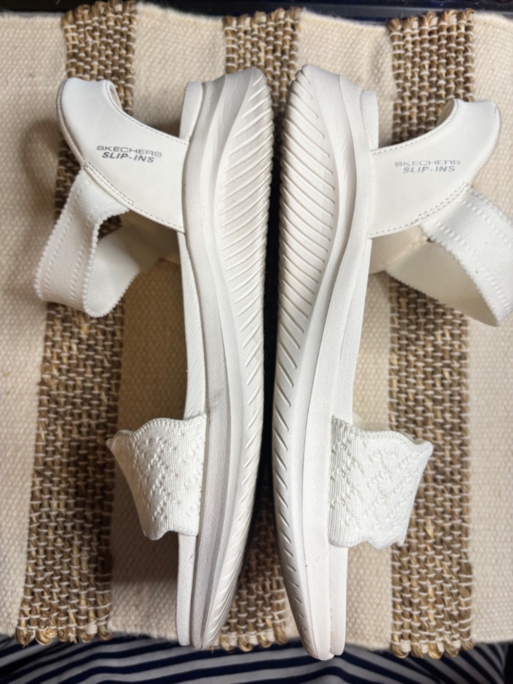 Sketchers Slip-ins Sandals - white - 9W - Picture 4 of 6